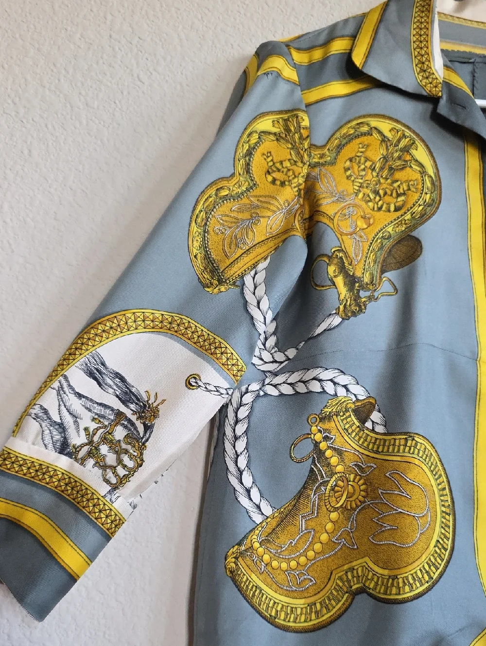 VTG Hermes 100% Silk Button-Up Blouse Equestrian Print Gray Yellow Authentic, 44 - Picture 2 of 15